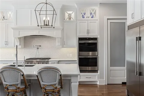 $2,875,000 | 16913 Bond Street, Overland Park, KS 66221