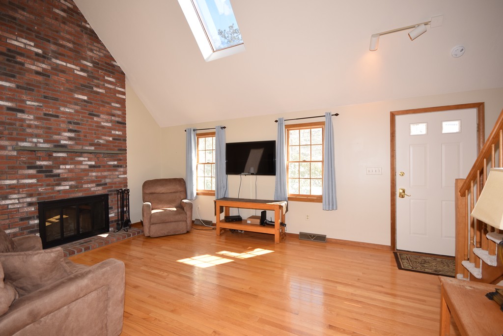 190 Great Neck Road Wareham, MA 02571 - Photo 5 of 17 Gallery Image 5