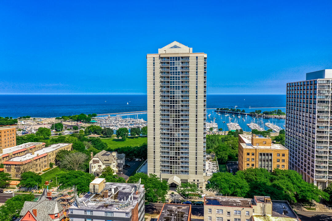 1660 North Prospect Avenue, Unit 506 Milwaukee, WI 53202 - Photo 18 of 31 1660 N Prospect Ave 506