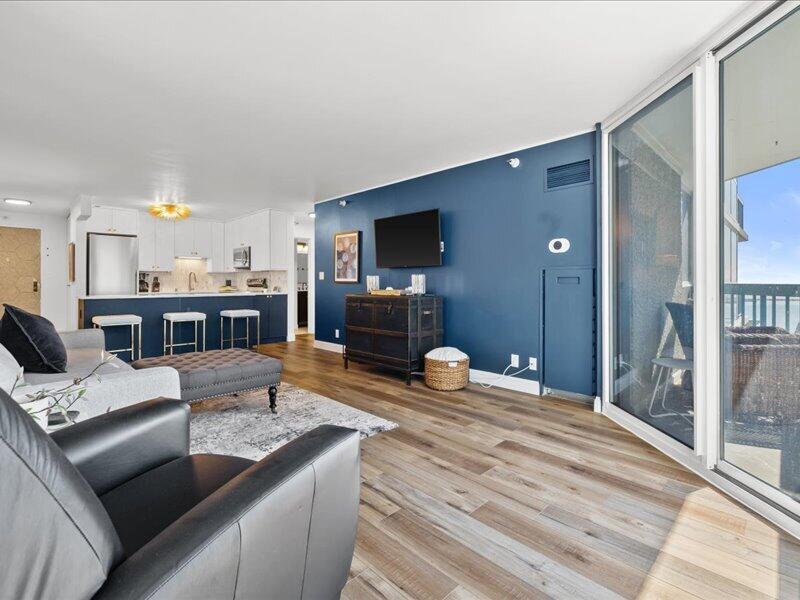 1660 North Prospect Avenue, Unit 506 Milwaukee, WI 53202 - Photo 5 of 31 06-JEFF0508 - Copy - Copy - Copy