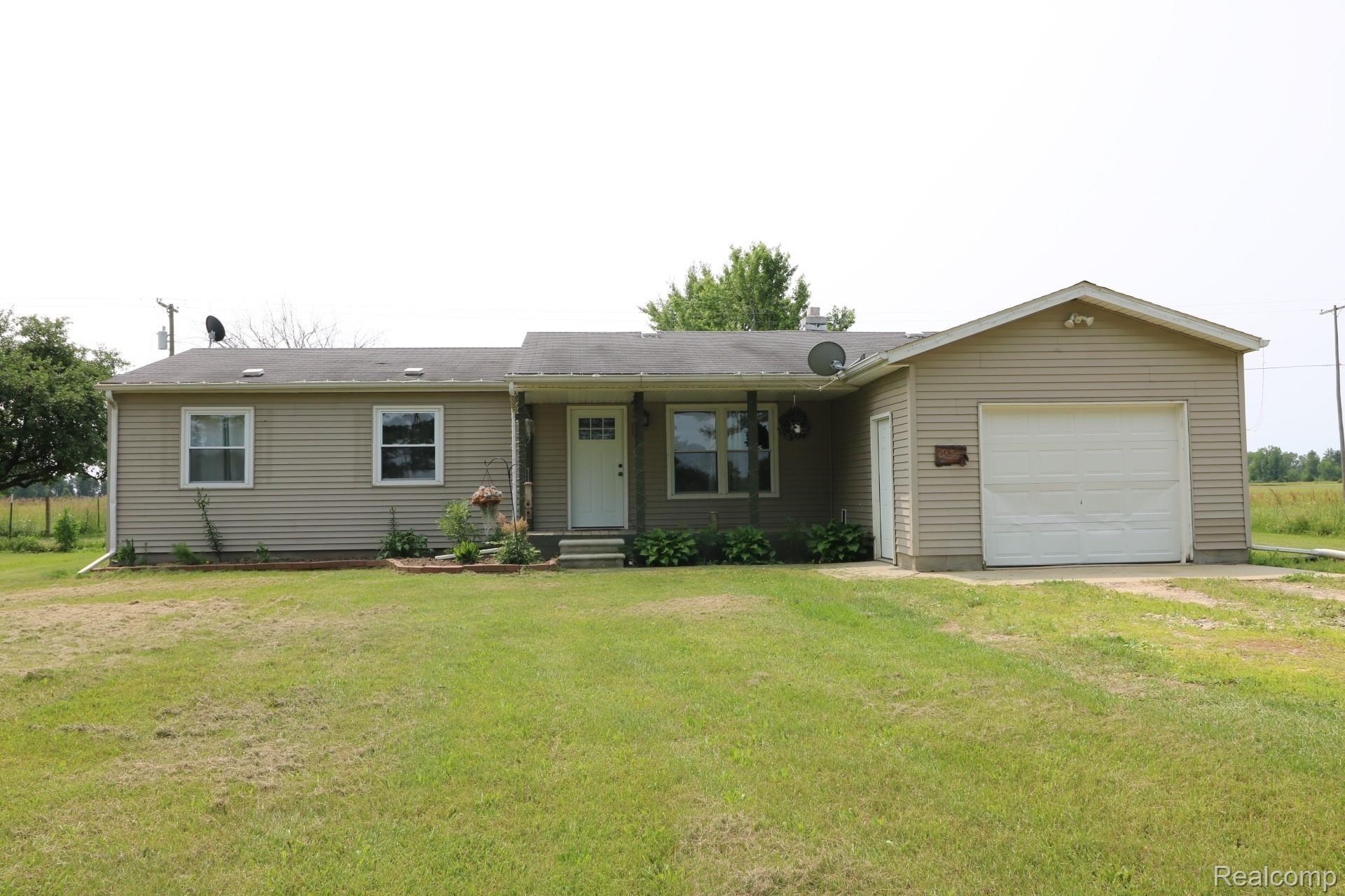 4009 West Castle Road Fostoria, MI 48435 - Photo 1 of 20 IMG_2578.JPG