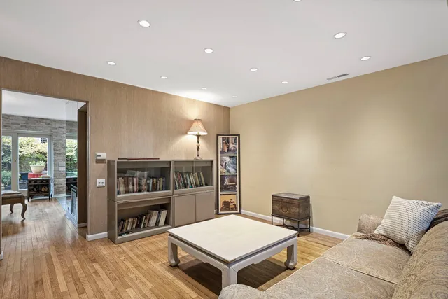 $400,000 | 5400 South Hyde Park Boulevard, Unit 7A, Chicago, IL 60615