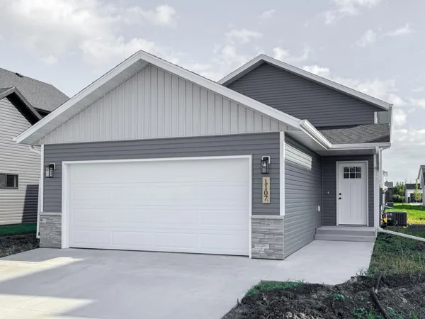 $351,400 | 1843 19th Street North, Wahpeton, ND 58075