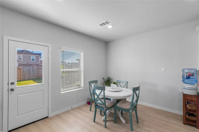 $2,100 | 123 Alset Circle, Magnolia, TX 77354