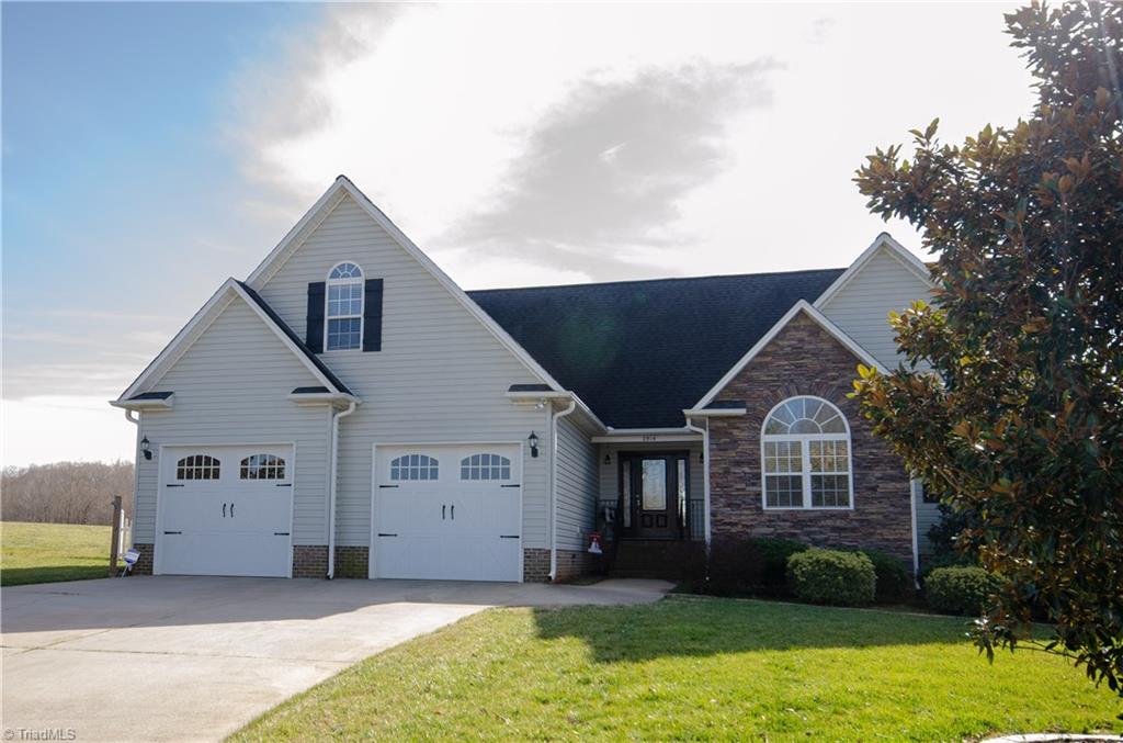2914 Clear Ridge Drive Trinity, NC 27370 - Photo 2 of 30 Gallery Image 2