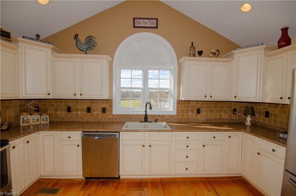 2914 Clear Ridge Drive Trinity, NC 27370 - Photo 9 of 30 Gallery Image 9