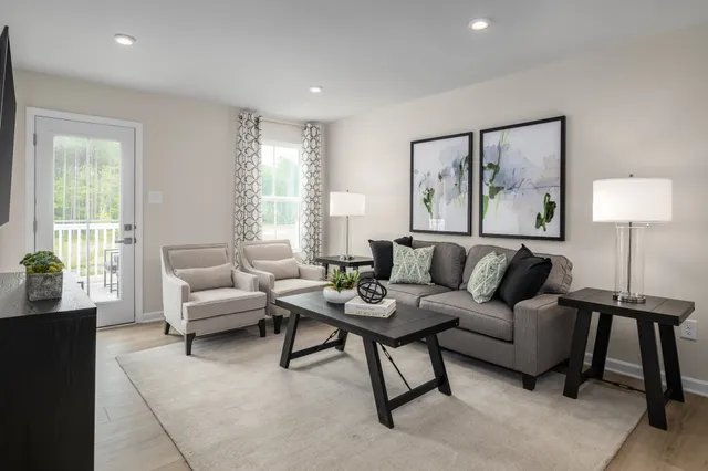 $214,180 | 676 Big Bend Court, Unit 101, White House, TN 37188