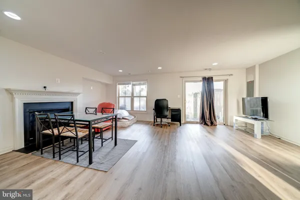 $3,749 | 23697 Sailfish Square, Brambleton, VA 20148