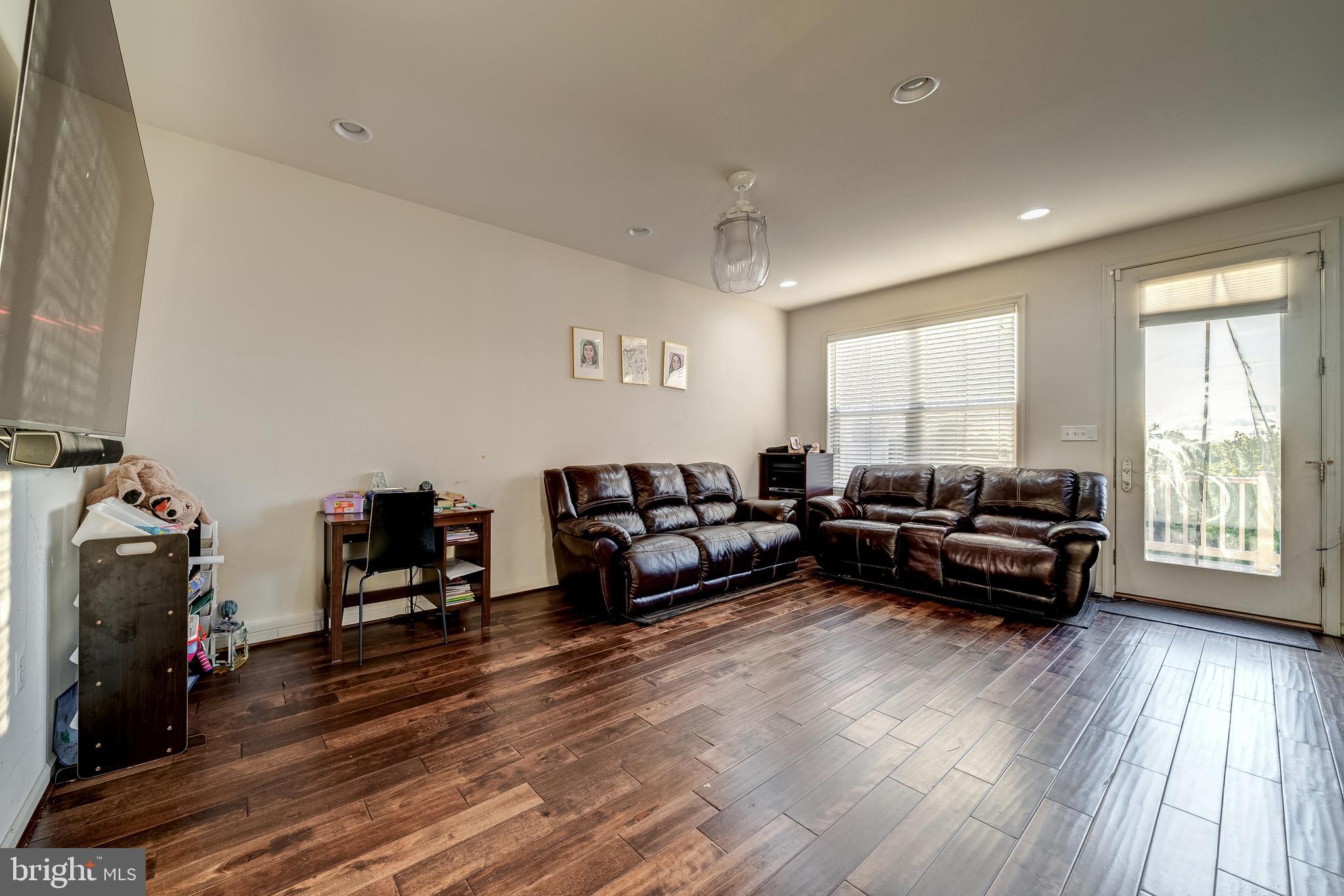 23697 Sailfish Square Brambleton, VA 20148 - Photo 8 of 34