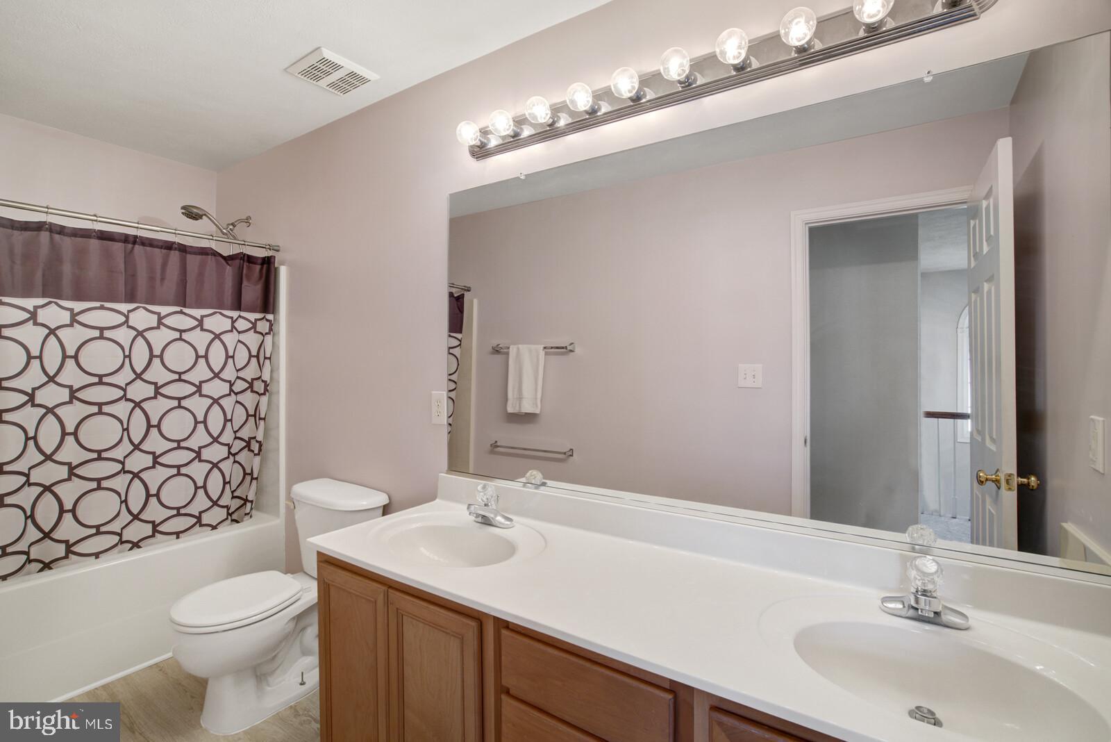 8857 Mullen Road King George, VA 22485 - Photo 28 of 40 Hall full bath.