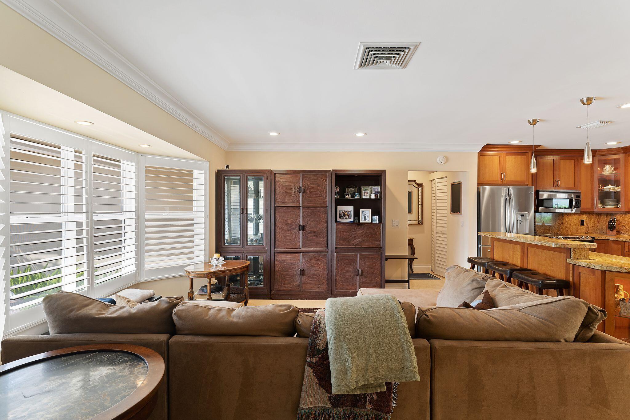 1083 Southwest 3rd Street Boca Raton, FL 33486 - Photo 3 of 33 A2EQdU3A