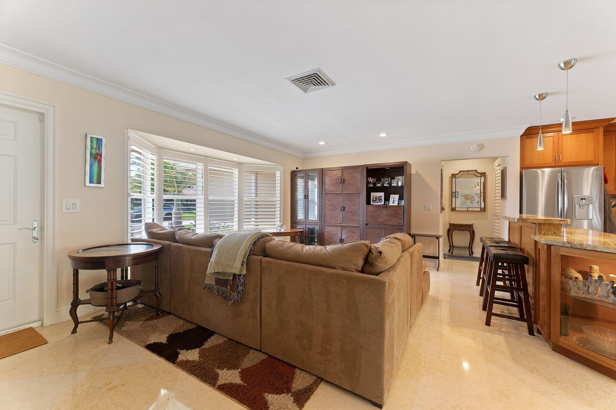 1083 Southwest 3rd Street Boca Raton, FL 33486 - Photo 4 of 33 i27UbEMg