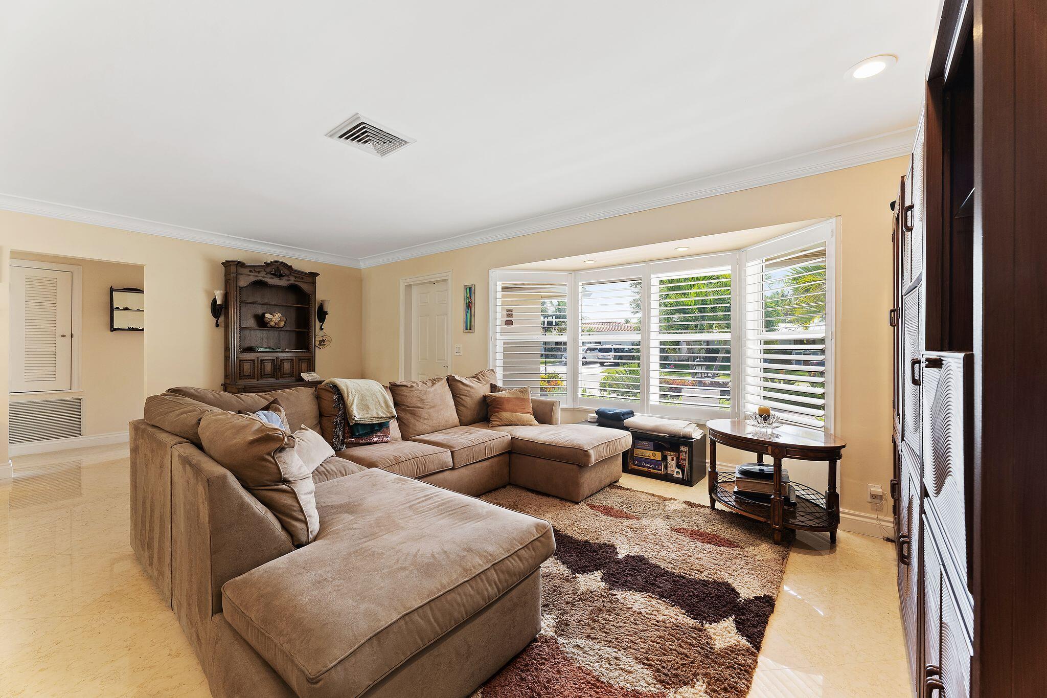 1083 Southwest 3rd Street Boca Raton, FL 33486 - Photo 5 of 33 TFKTh0RA