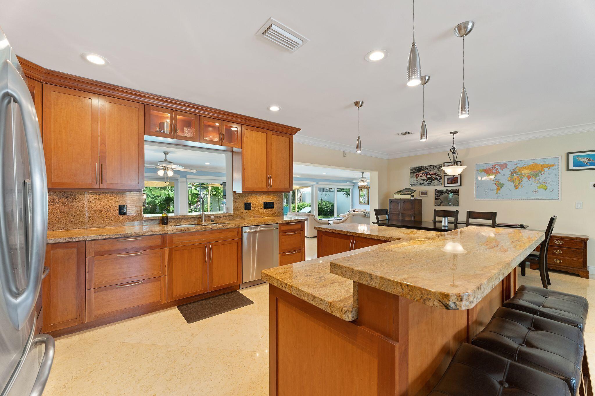 1083 Southwest 3rd Street Boca Raton, FL 33486 - Photo 9 of 33 --F1AmxA
