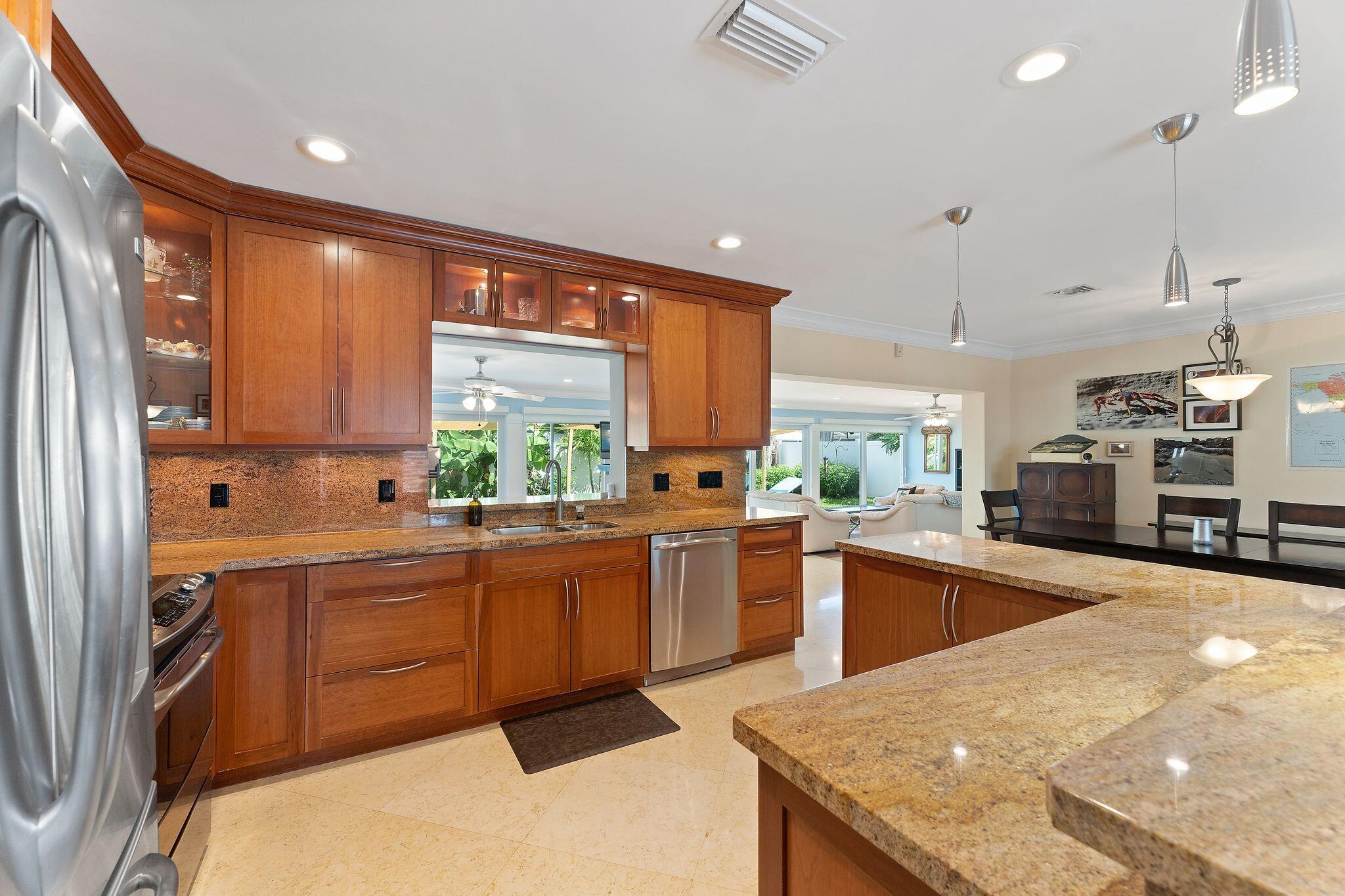 1083 Southwest 3rd Street Boca Raton, FL 33486 - Photo 10 of 33 KCYHfb-Q