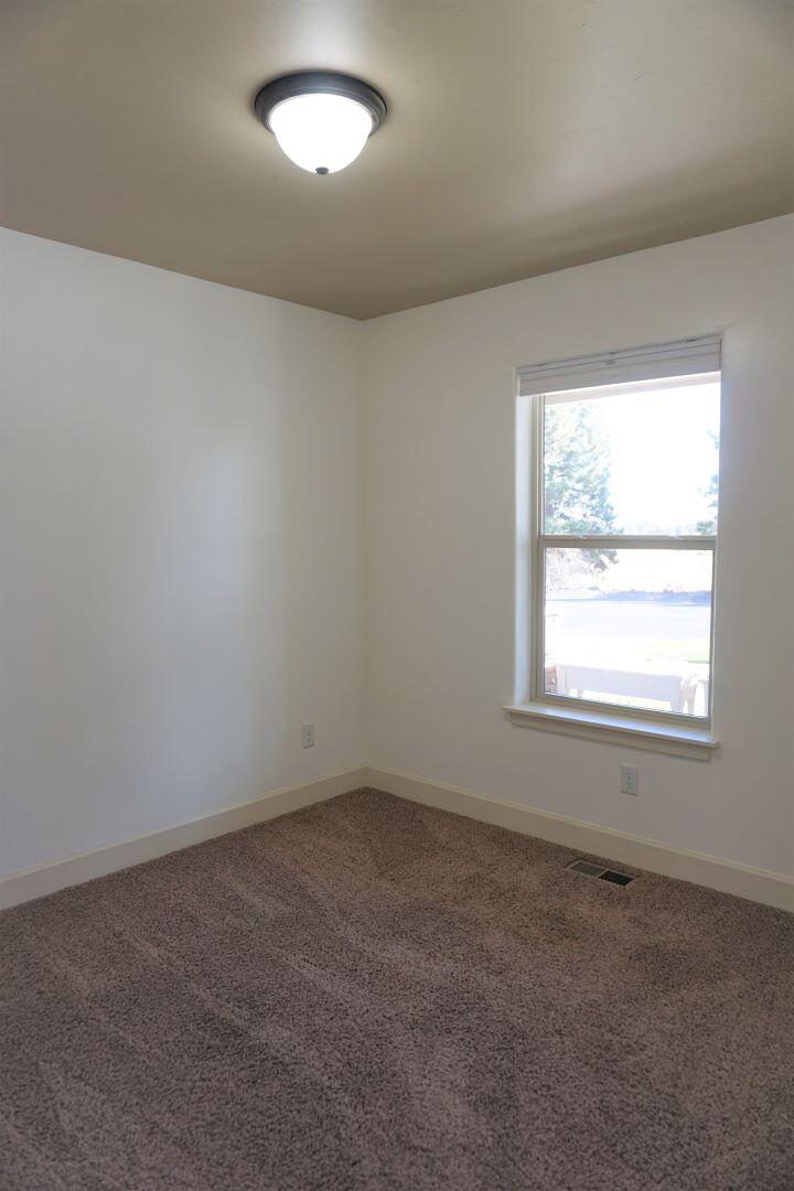 62535 Eagle Road Bend, OR 97701 - Photo 27 of 55 DSC01255