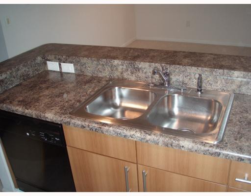 5860 West Sample Road, Unit 3044 Coral Springs, FL 33067 - Photo 5 of 14 Kitchen