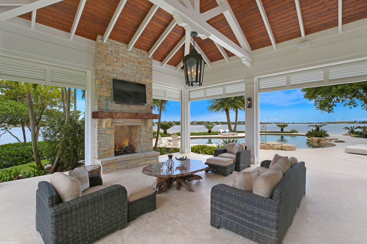 5241 Pennock Point Road Jupiter, FL 33458 - Photo 4 of 51 Loggia