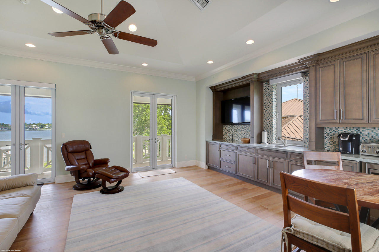 5241 Pennock Point Road Jupiter, FL 33458 - Photo 39 of 51 Guest House Living Space