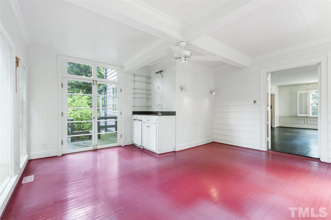 2331 Byrd Street Raleigh, NC 27608 - Photo 10 of 30