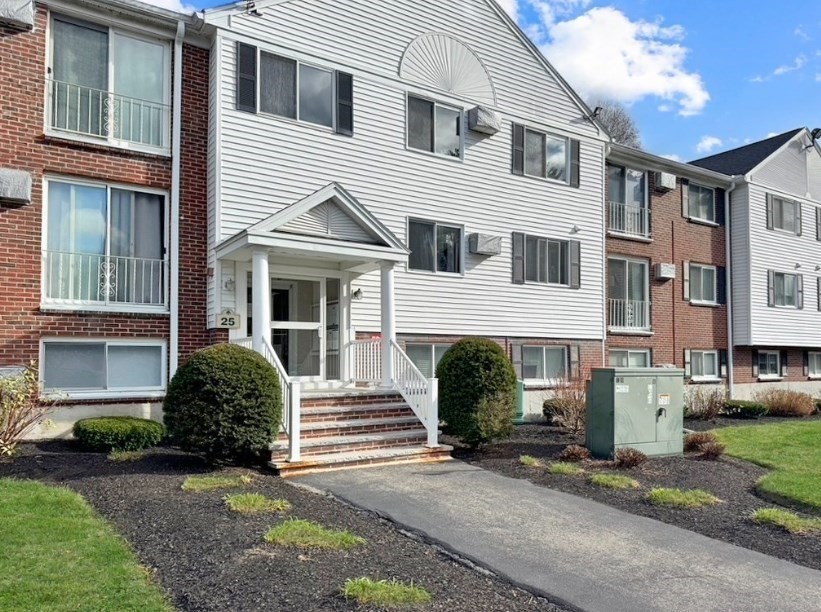 25 Clark's Road, Unit 204 Amesbury, MA 01913 - Photo 4 of 15 Gallery Image 4