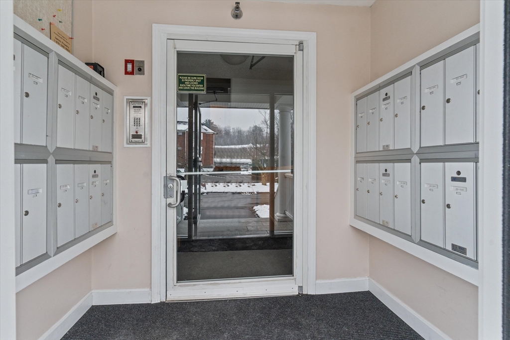 25 Clark's Road, Unit 204 Amesbury, MA 01913 - Photo 5 of 15 Gallery Image 5
