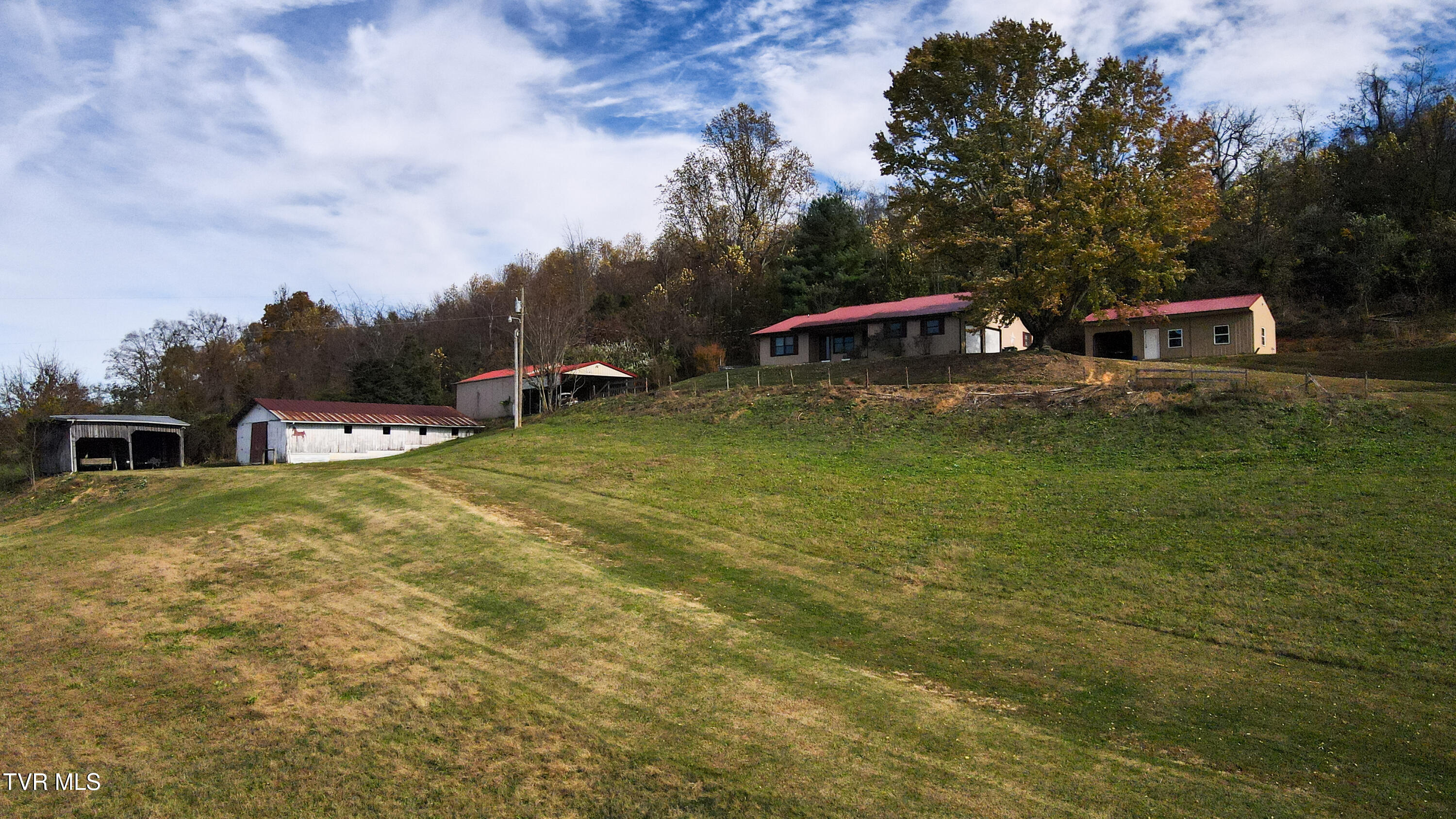 132 Hankal Road Gray, TN 37615 - Photo 4 of 51 dji_fly_20251105_135548_567_176246430360