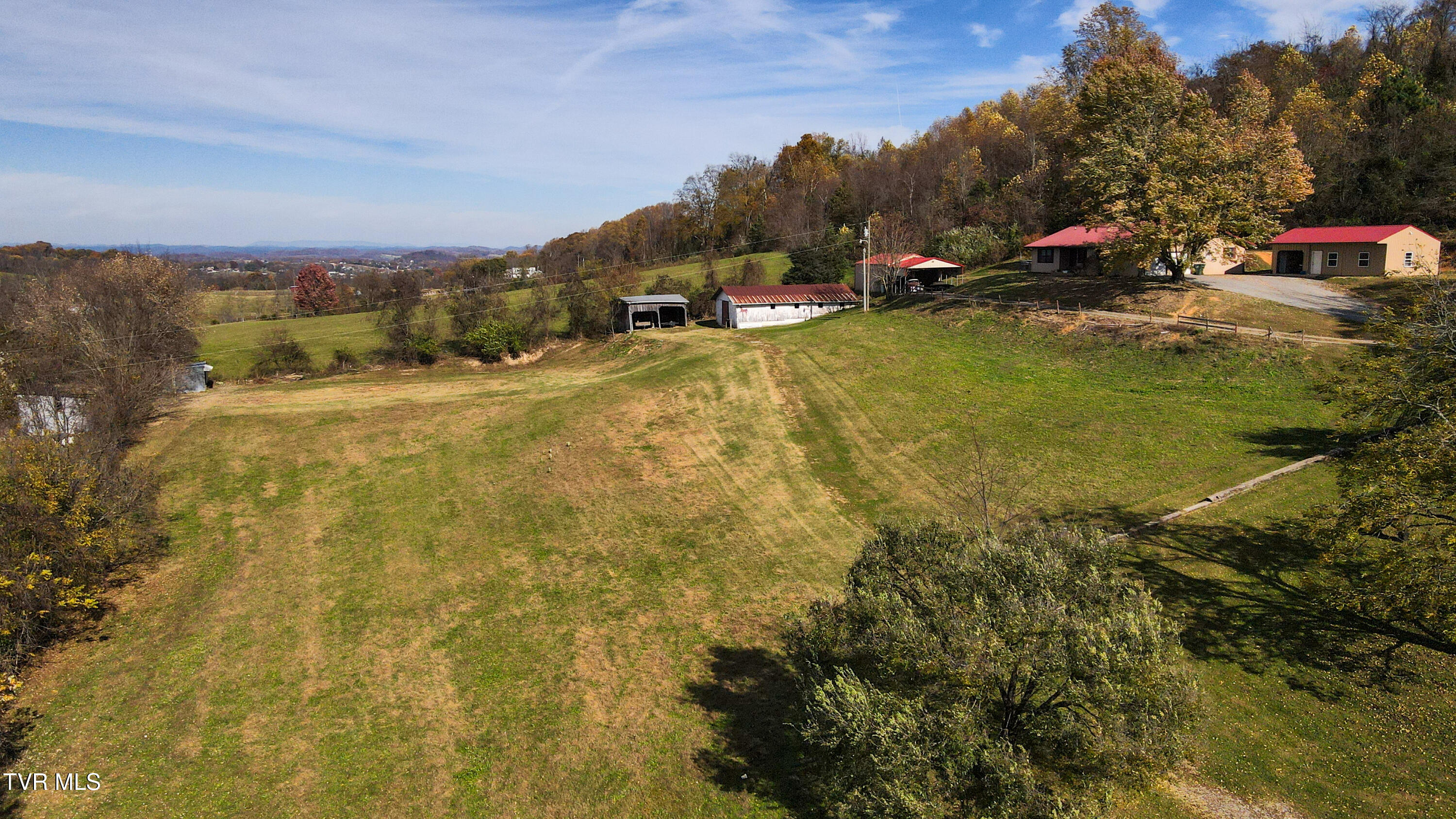 132 Hankal Road Gray, TN 37615 - Photo 8 of 51 dji_fly_20251105_133824_554_176236791582