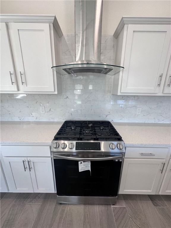 6506 Sam Houston Street Corpus Christi, TX 78414 - Photo 8 of 26 a stove top oven sitting inside of a kitchen