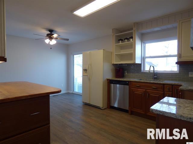 210 East Prairie Street Camp Point, IL 62320 - Photo 4 of 9 Gallery Image 4