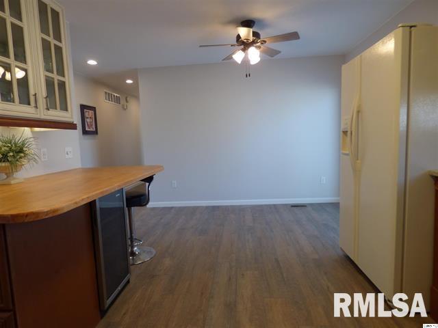 210 East Prairie Street Camp Point, IL 62320 - Photo 5 of 9 Gallery Image 5