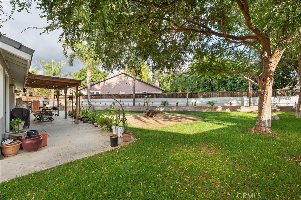 236 Jam Street Hemet, CA 92544 - Photo 31 of 36 a view of a house with swimming pool and sitting area