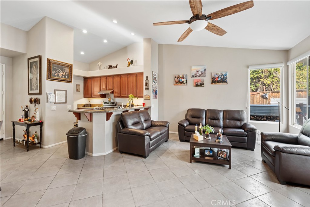 236 Jam Street Hemet, CA 92544 - Photo 8 of 36 a work room with furniture and a window