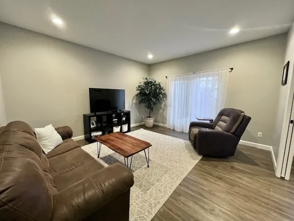 $223,000 | 413 South Moore Street, Clinton, IL 61727