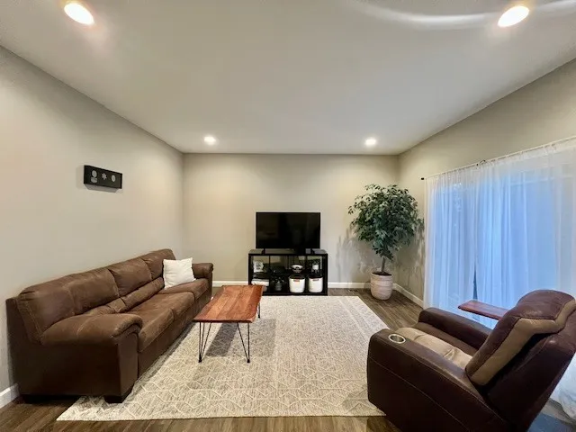 $229,900 | 413 South Moore Street, Clinton, IL 61727