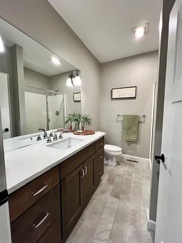 $229,900 | 413 South Moore Street, Clinton, IL 61727