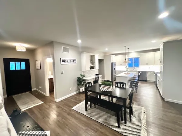 $223,000 | 413 South Moore Street, Clinton, IL 61727