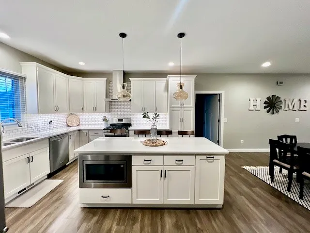 $229,900 | 413 South Moore Street, Clinton, IL 61727