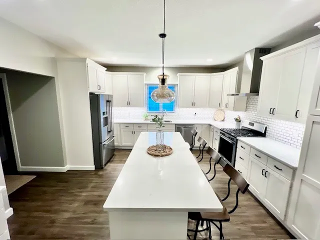 $229,900 | 413 South Moore Street, Clinton, IL 61727