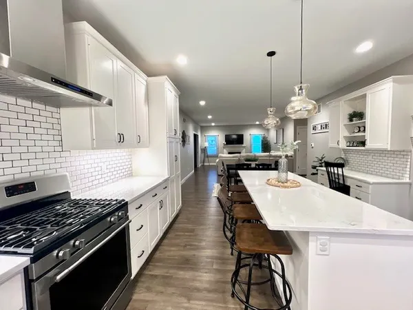 $223,000 | 413 South Moore Street, Clinton, IL 61727