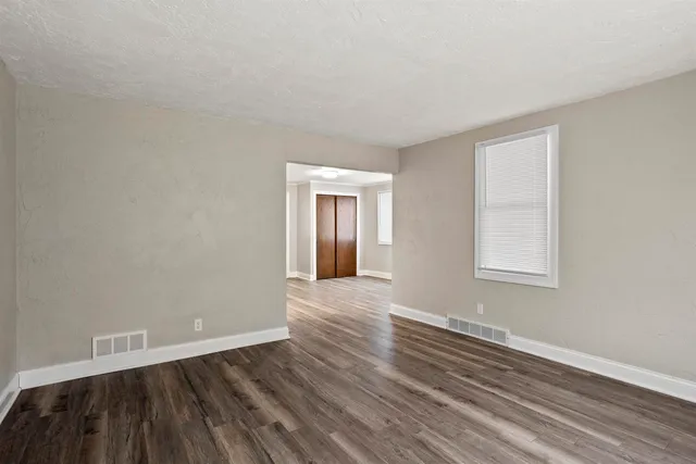 $200,000 | 212 Chute Street, Menasha, WI 54952