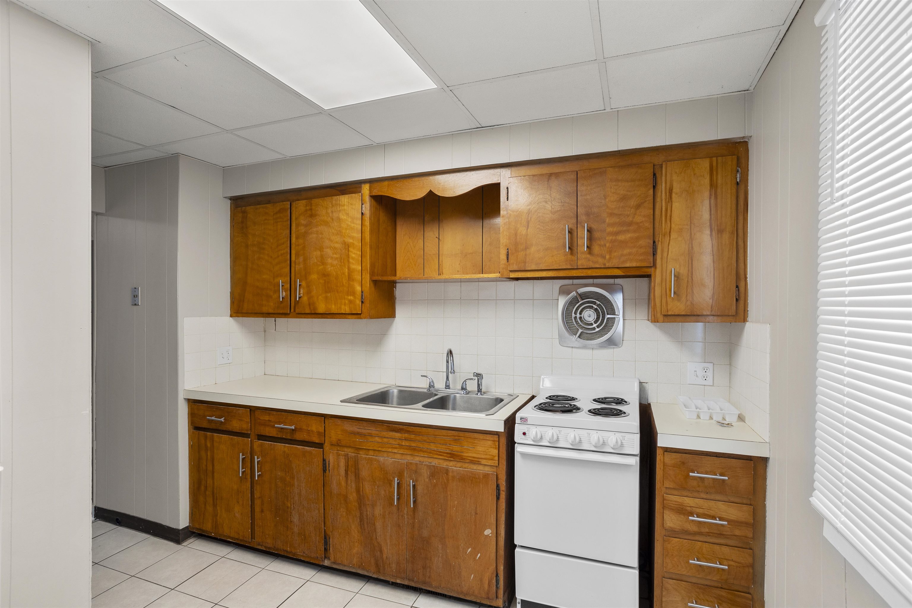 212 Chute Street Menasha, WI 54952 - Photo 7 of 11