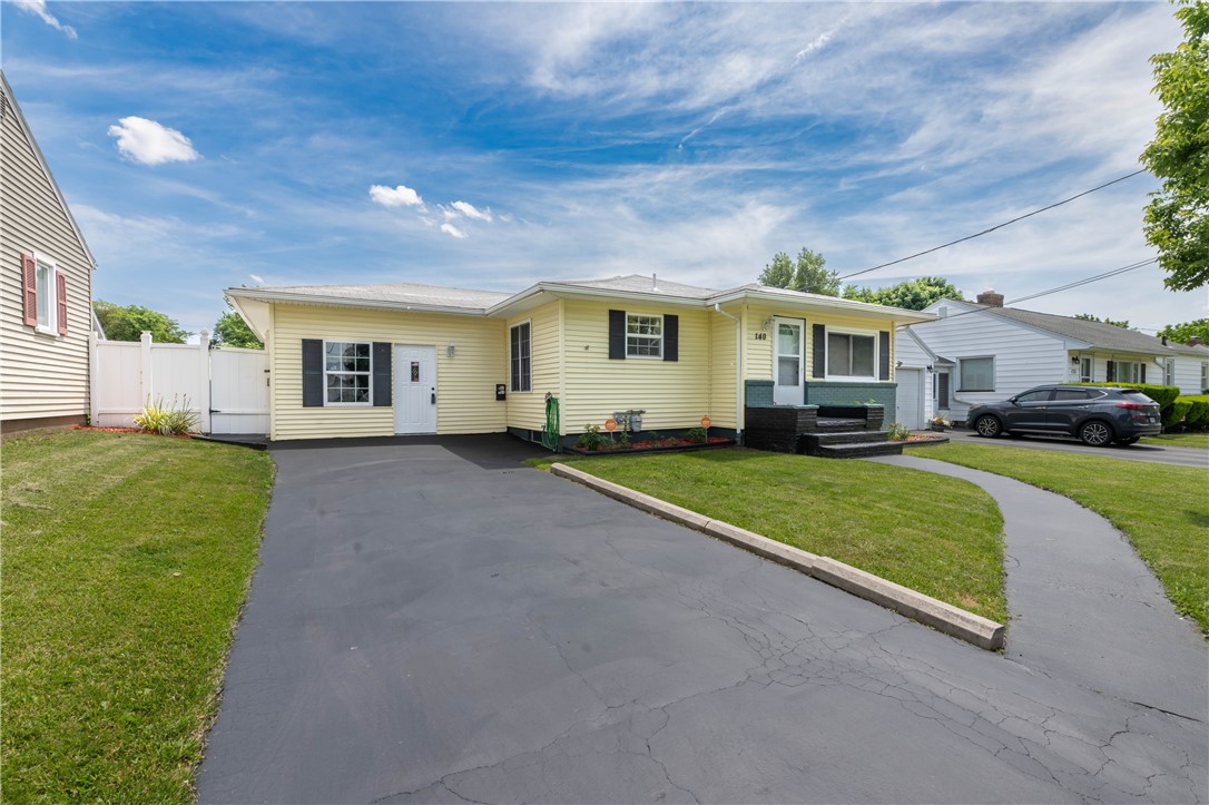 140 Abbott Street Rochester, NY 14606 - Photo 2 of 41