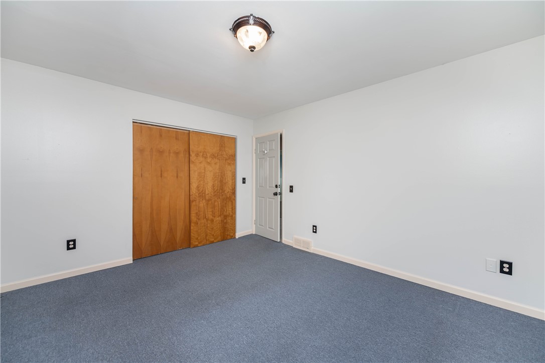 140 Abbott Street Rochester, NY 14606 - Photo 21 of 41