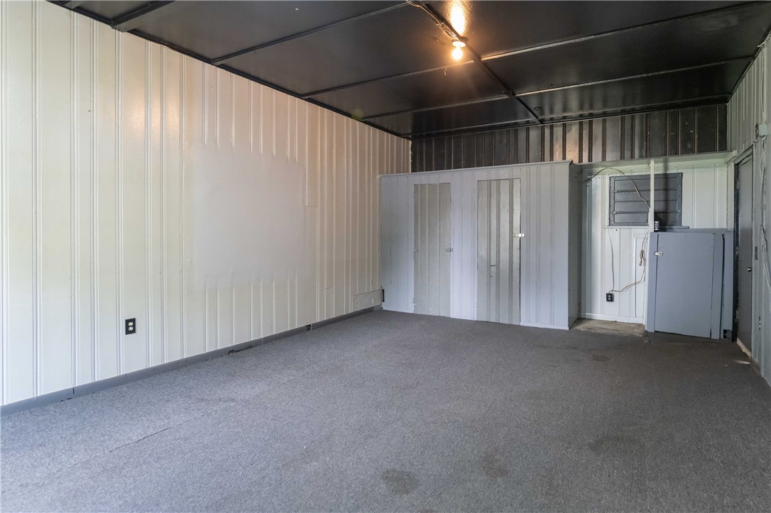 140 Abbott Street Rochester, NY 14606 - Photo 23 of 41