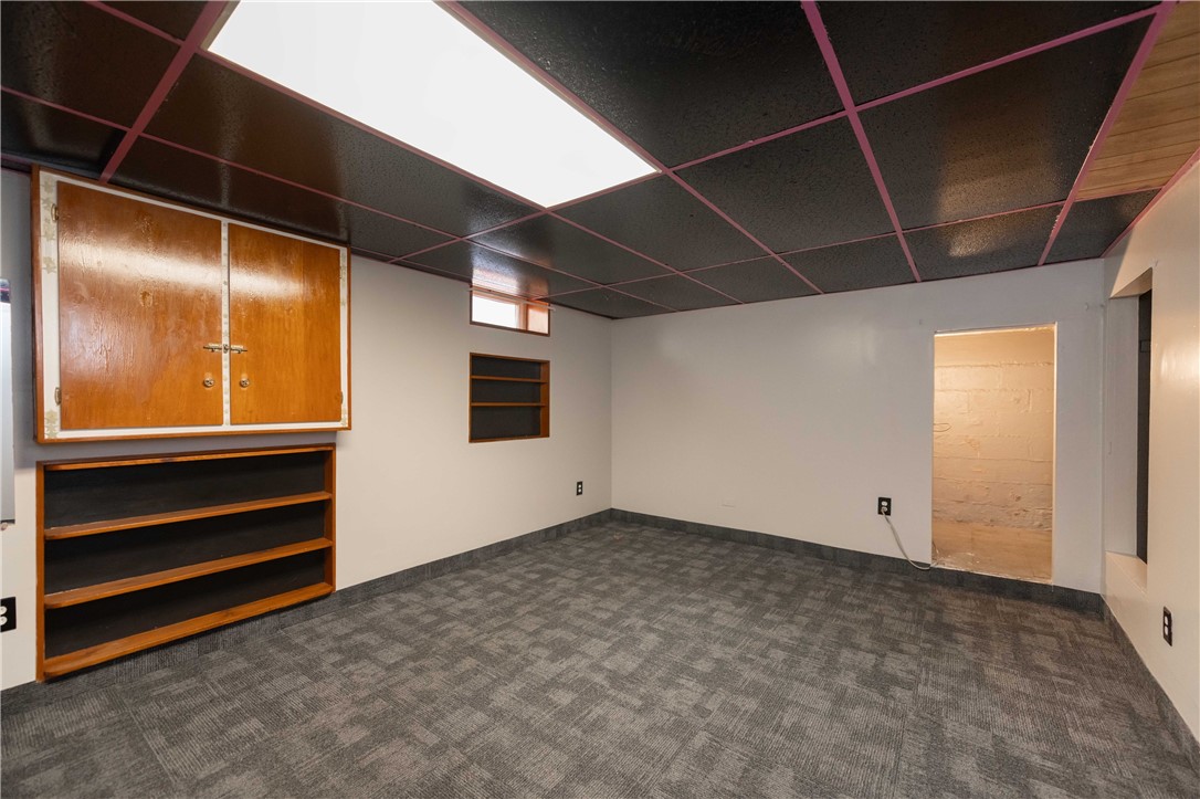 140 Abbott Street Rochester, NY 14606 - Photo 25 of 41