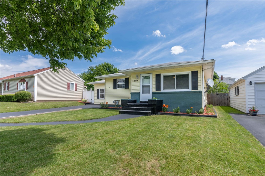 140 Abbott Street Rochester, NY 14606 - Photo 3 of 41