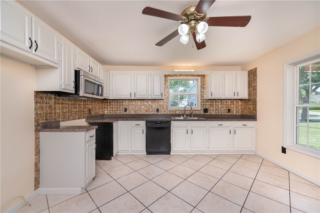 140 Abbott Street Rochester, NY 14606 - Photo 9 of 41