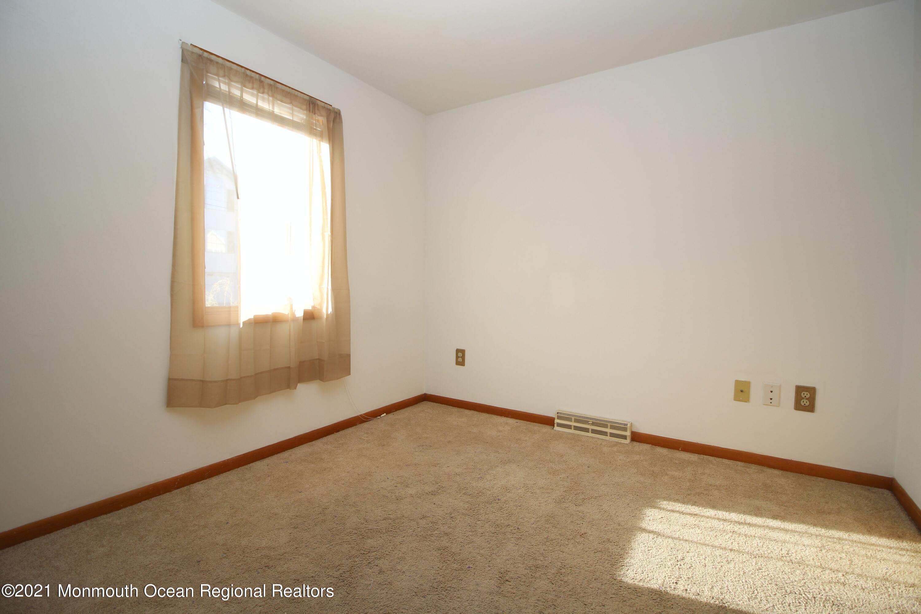 32 Compass Road Waretown, NJ 08758 - Photo 4 of 34 4