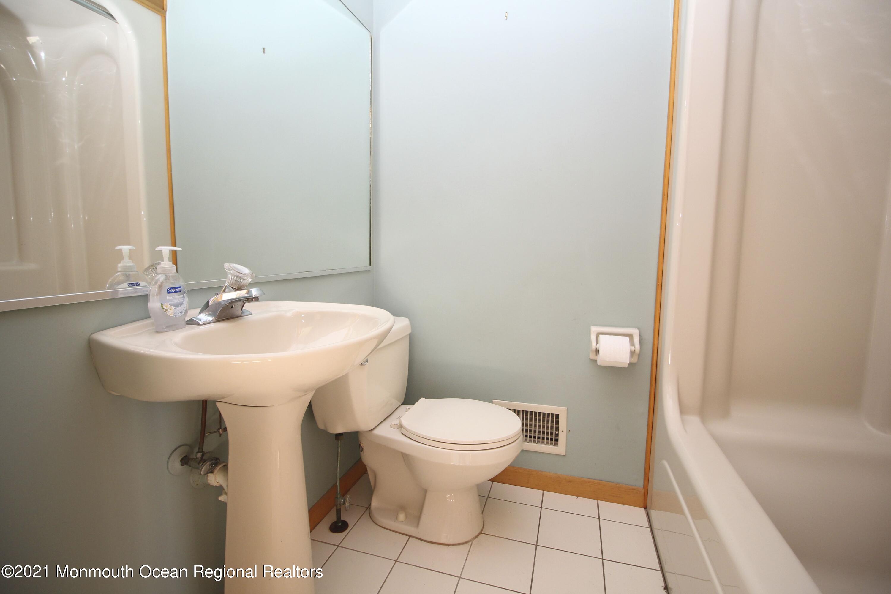 32 Compass Road Waretown, NJ 08758 - Photo 5 of 34 6
